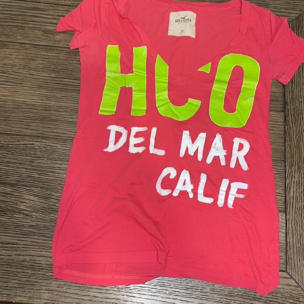 **USED** HOLLISTER TSHIRT